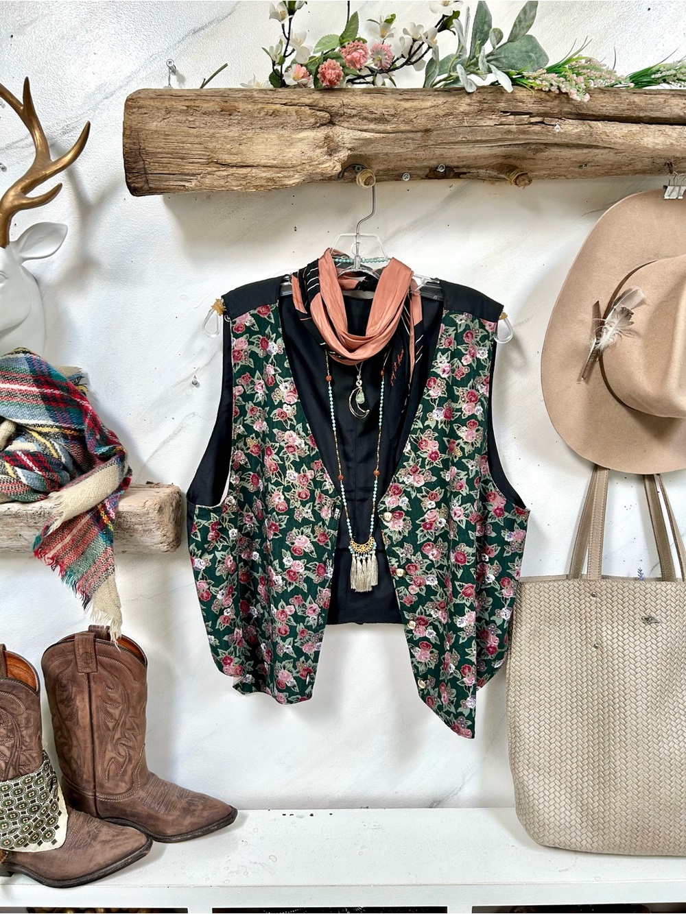 Cottagecore Rose 🌹 Floral vintage boho Vest w prairie country farmhouse vibe